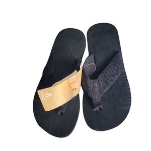 NEW Reef Black Flip Flops